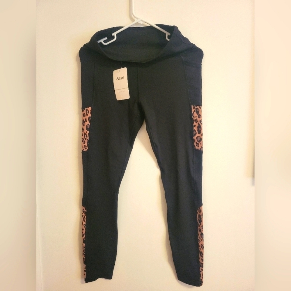 Leopard Print Leggings W/ Pockets Size M